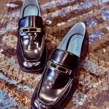 何十年ぶりのローファーはセルジオロッシ